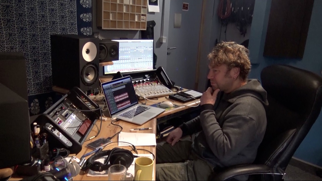 L'ingénieur du son, Sébastien Bironneau, en plein mixage.